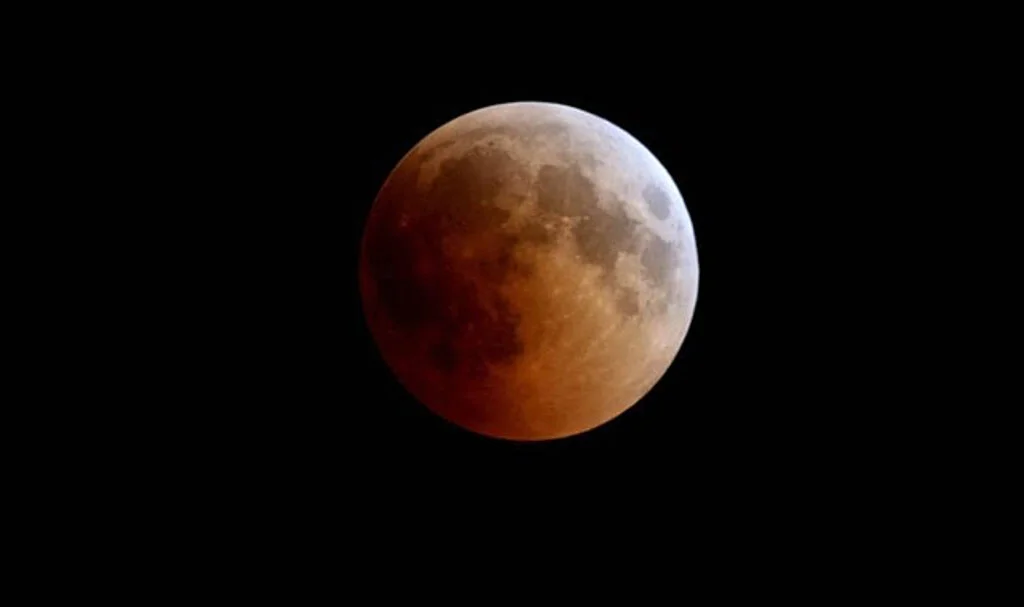 Ay Tutulması Bu Gece! Kanlı Ay Türkiye’den Görülebilecek mi?