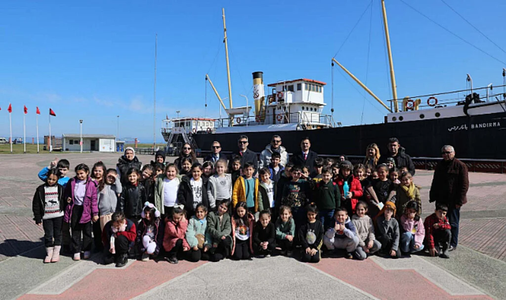 Bafra Belediyesi’nden Öğrencilere Tarihi ve Kültürel Gezi