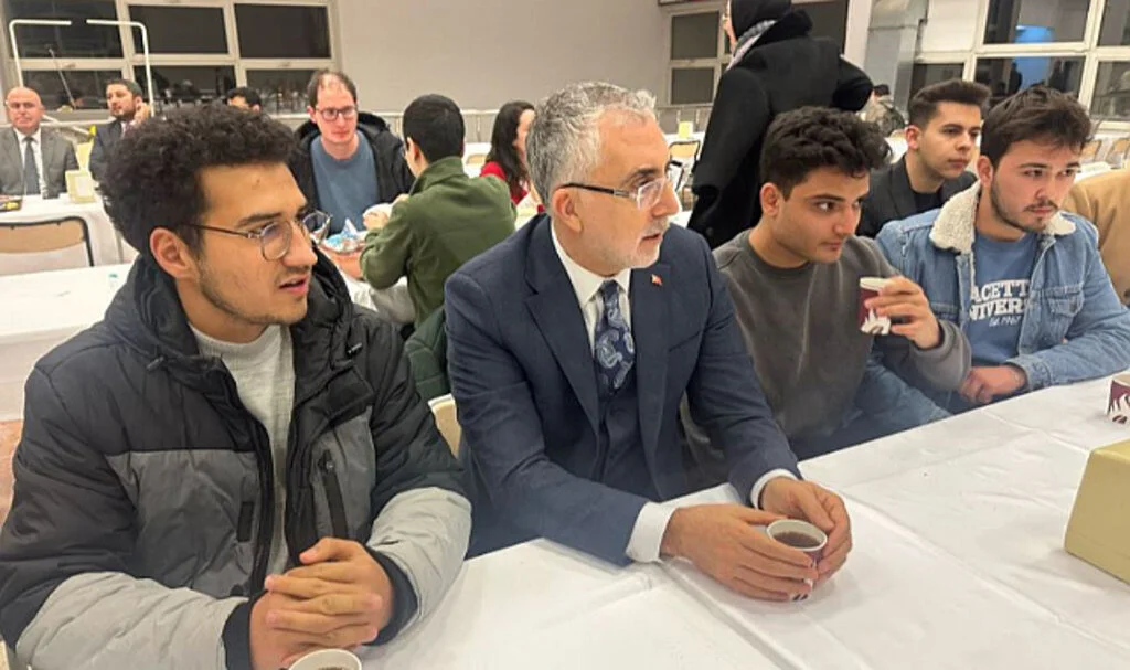 Bakan Işıkhan: "İŞKUR Gençlik Programı'ndan 2025 Sonuna Kadar 200 Bin Öğrenci Faydalanacak"