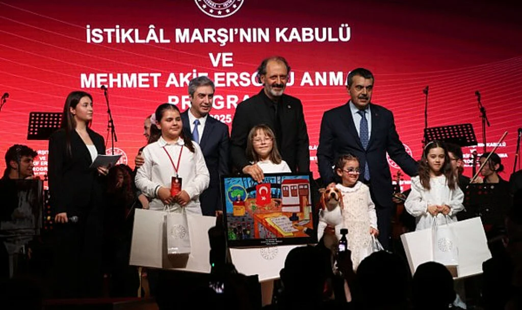 Bakan Tekin: “Türkiye Yüzyılı İçin Yeni Müfredatla Yola Çıktık”