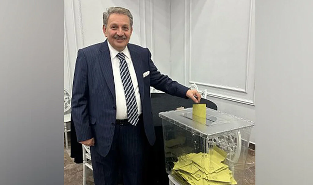 Büro Memur-Sen Samsun Şube Başkanı Ali Özbek güven tazeledi