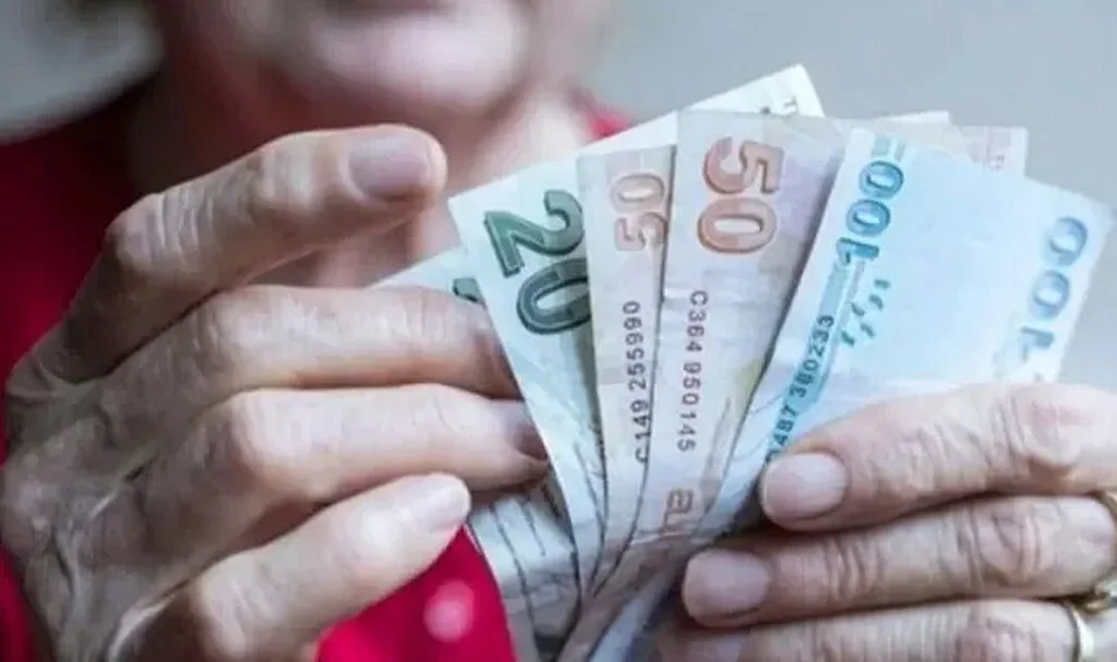 Emeklilere bayram ikramiyesi müjdesi: 4 bin lira civarı olması bekleniyor