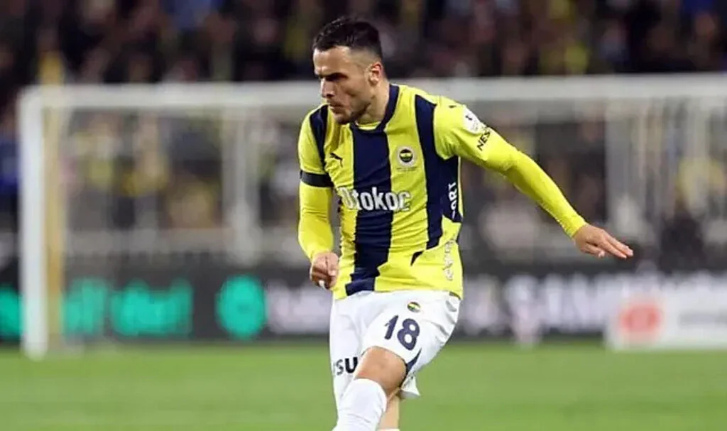 Fenerbahçe, Filip Kostiç’in Bonservisini Almak İçin Görüşmelere Başladı