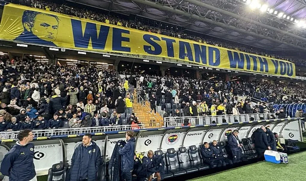 Fenerbahçe-Rangers Maçı: Ne Zaman, Hangi Kanalda? Şifresiz Mi?