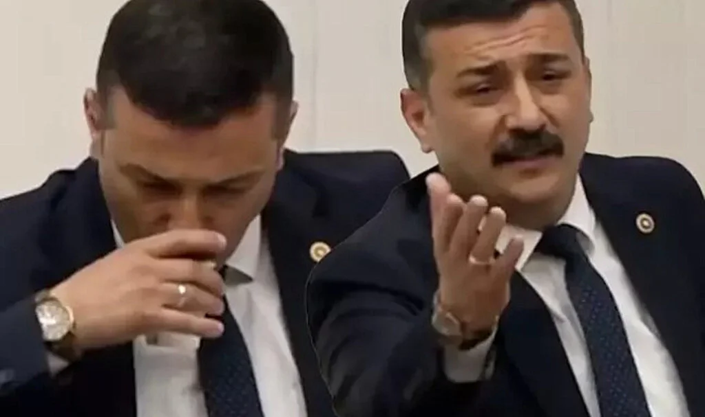 İYİ Partili Türkoğlu’nun Meclis’teki Su İçme Anı Gündem Oldu