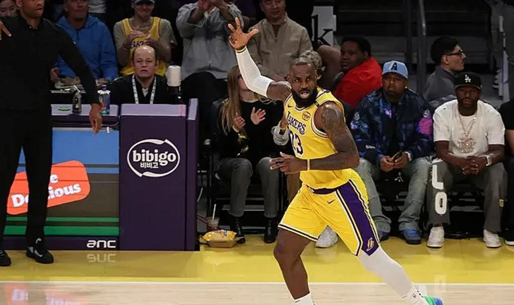 LeBron James NBA Tarihine Geçti!