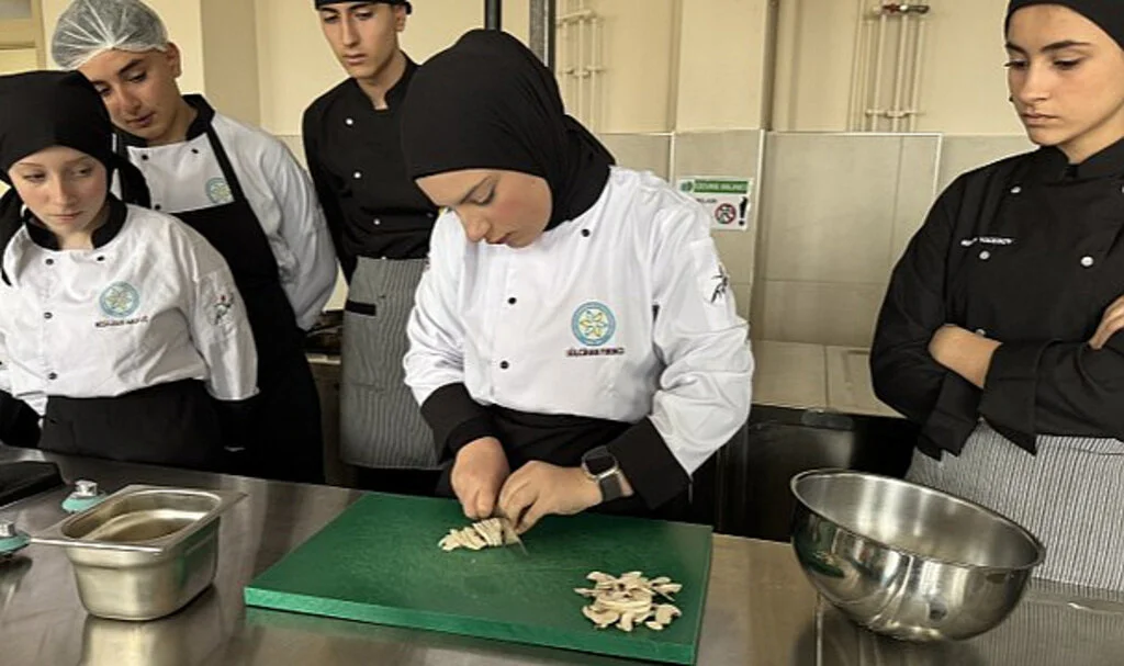 Lise Atölyesinden Dünya Mutfaklarına Açılan Yol
