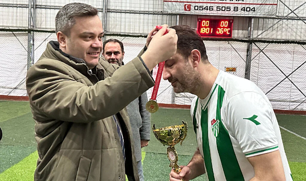 Mertcan Barçin Anısına Düzenlenen Turnuvanın Şampiyonu Ameliyathane!