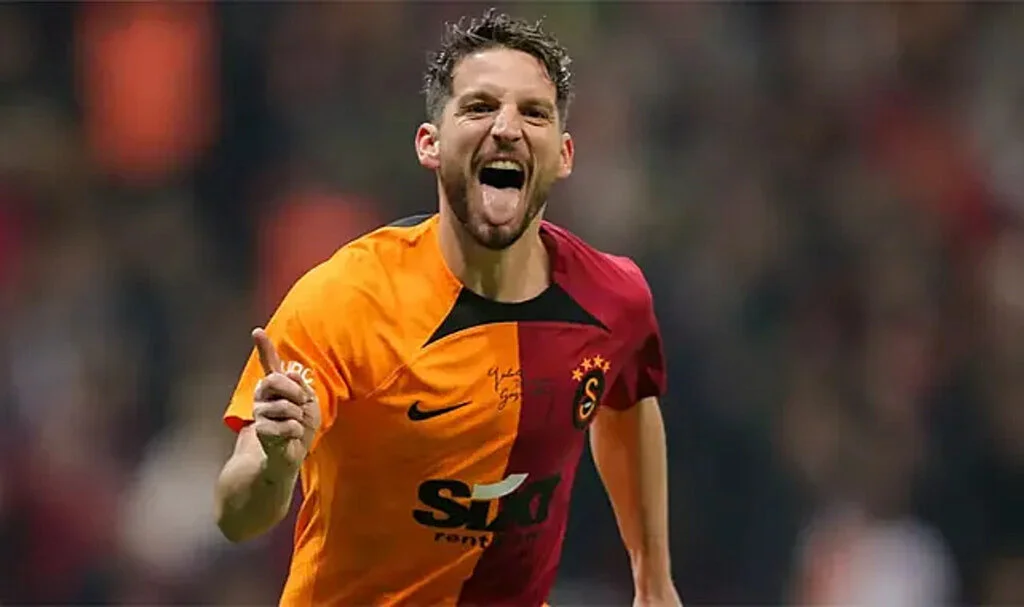 Mertens Futbolu Bırakmayı Düşünüyor!