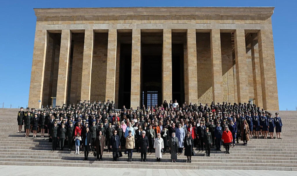 Milli Savunma Bakanlığı Kadınları, 8 Mart’ta Anıtkabir’i Ziyaret Etti