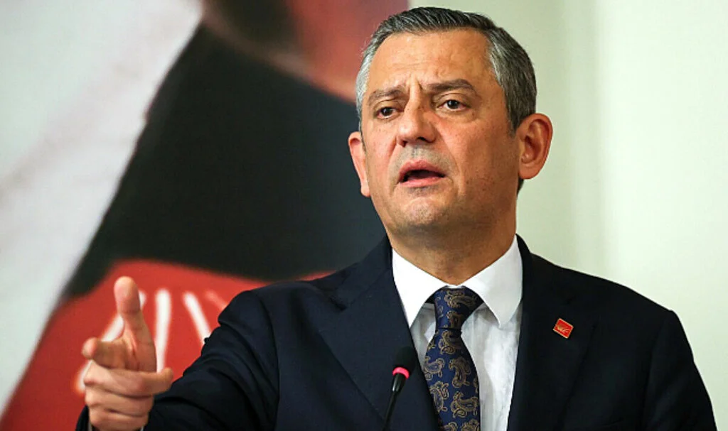 Özgür Özel: "CHP’den Kriz Bekleyenler Çok Bekler!"