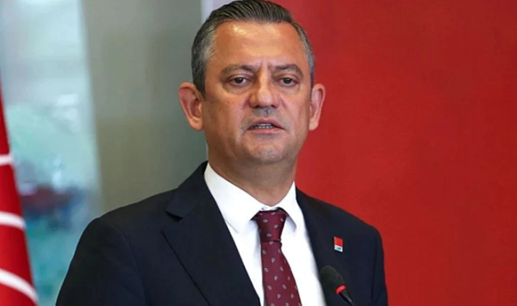 Özgür Özel’den Edip Akbayram İçin Taziye Mesajı
