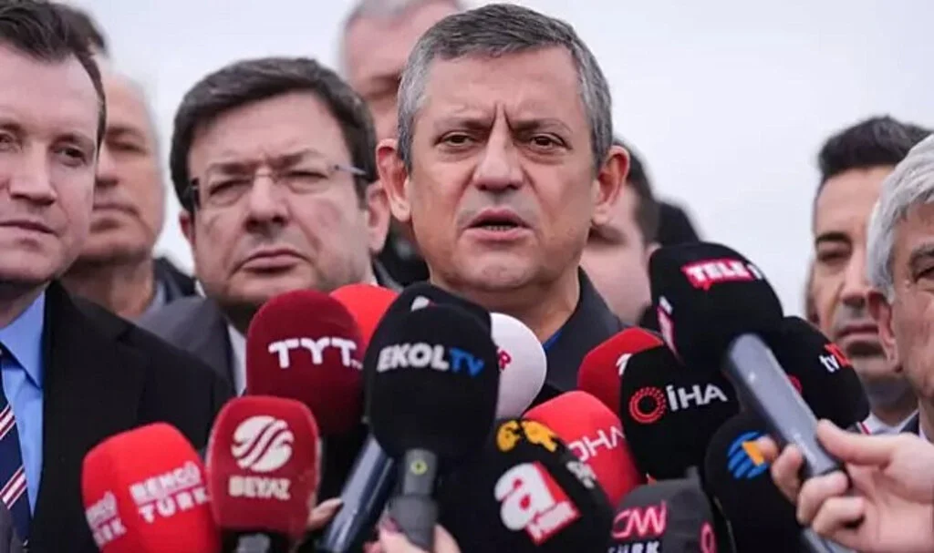 Özgür Özel'den Cumhurbaşkanı Erdoğan'a "Turp" Yanıtı