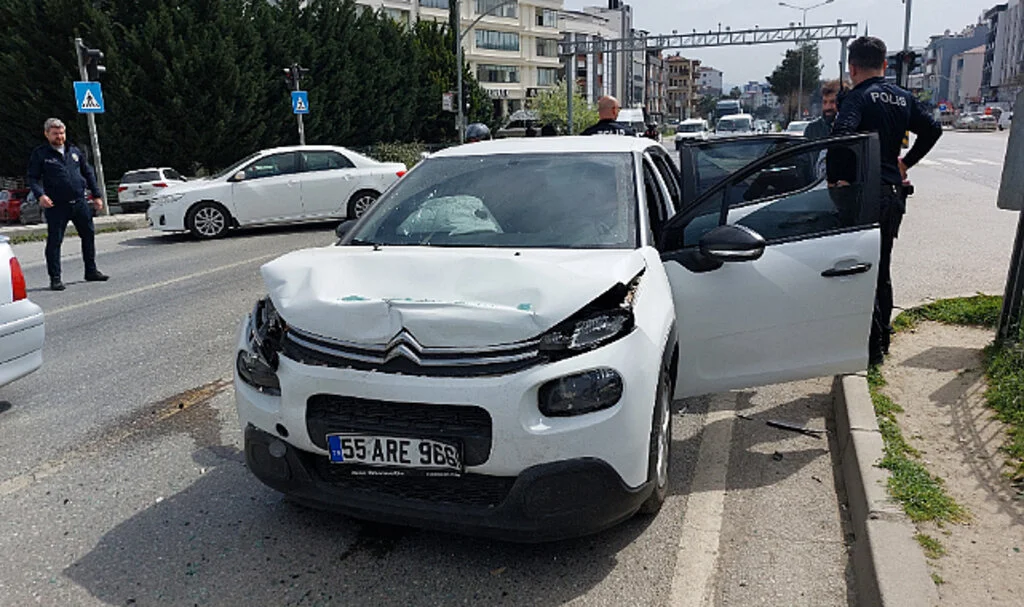 Samsun Atakum’da Trafik Kazası: 2 Kişi Yaralandı