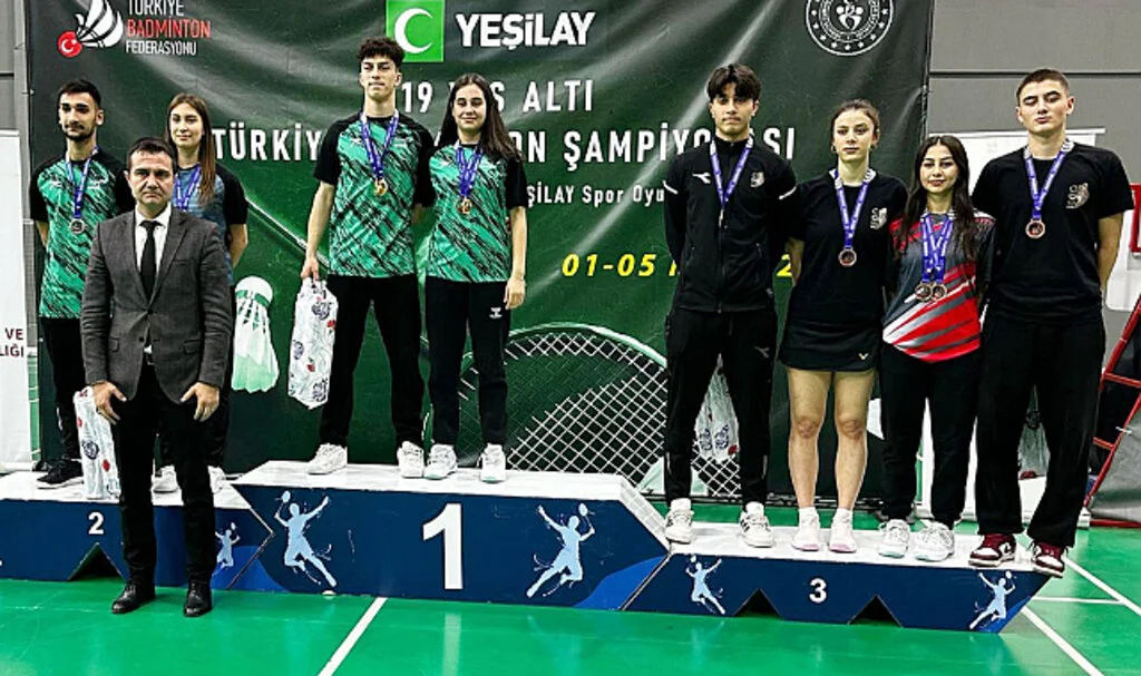 Samsun Büyükşehir Belediyespor Türkiye Badminton Şampiyonası’nda 2. Oldu!