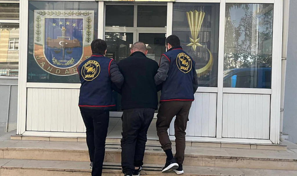 Samsun’da 12 Yıl 6 Ay Hapis Cezası Bulunan Kişi Yakalandı!