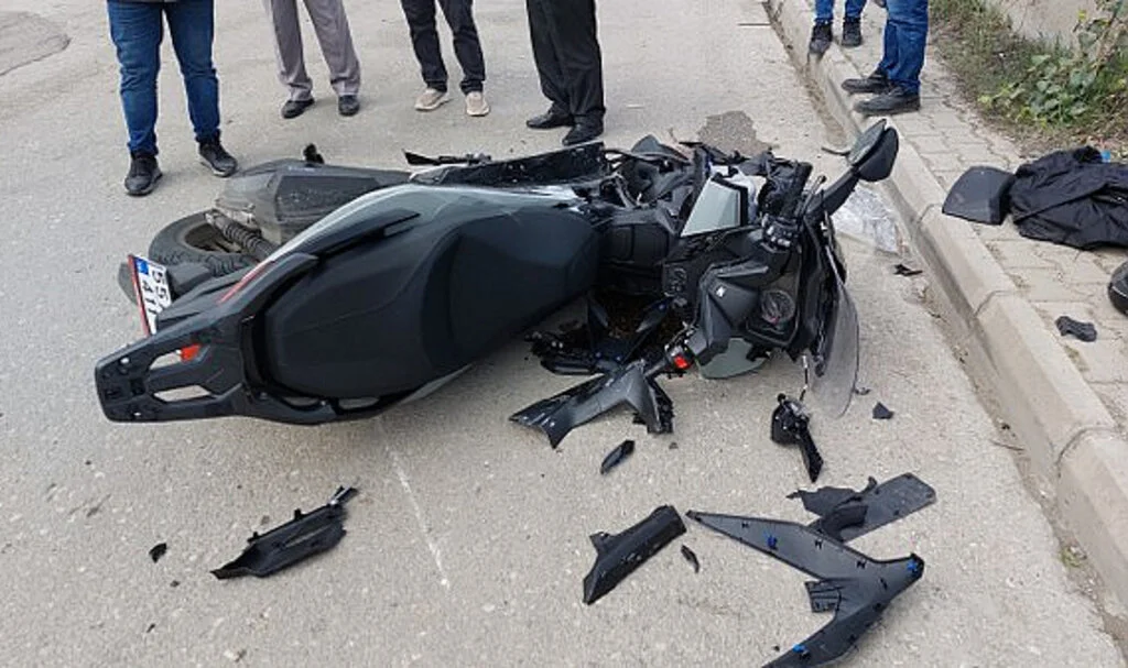 Samsun’da Araç ile Motosiklet Çarpıştı: 2 Yaralı