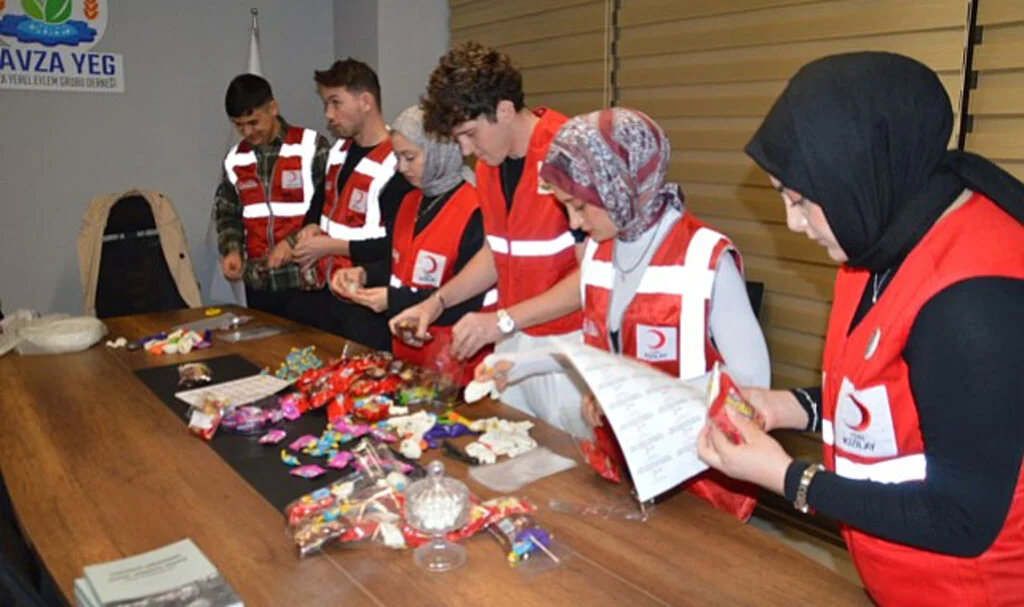 Samsun’da Camiye Gelen Çocuklara Bayram Sürprizi