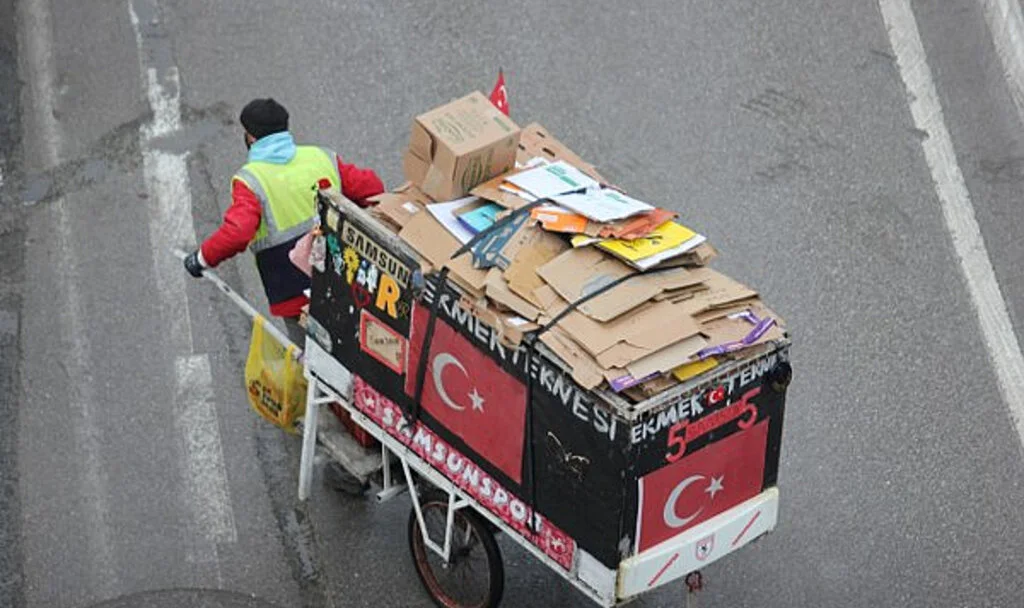 Samsun’da ‘Ekmek Teknesi’ Çekçek Arabası Dikkat Çekti