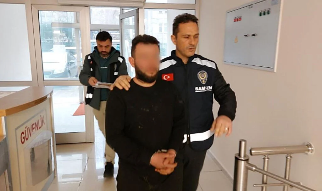 Samsun’da Evi Ateşe Verdiği İddia Edilen Şahıs Adliyede