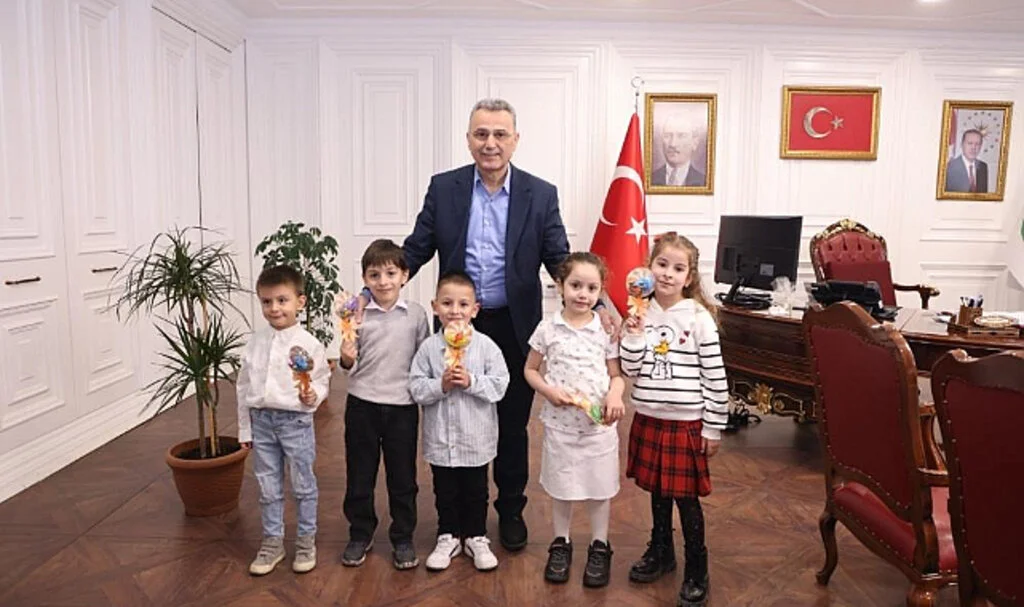 Samsun’da Minik Öğrencilerden Bayram Coşkusu
