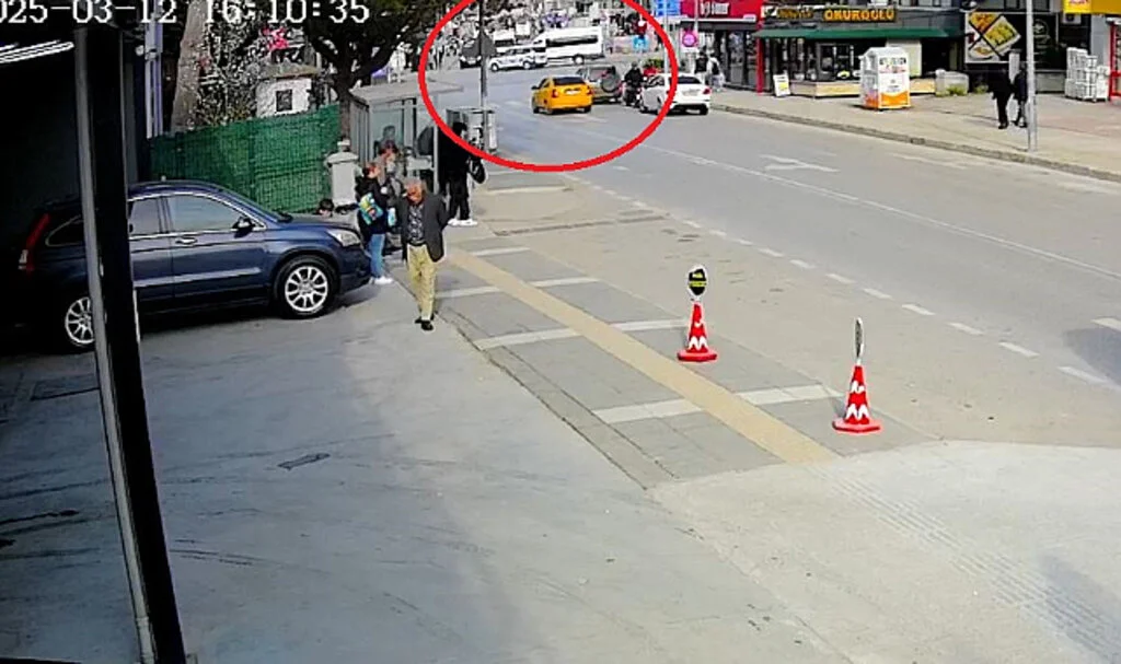 Samsun'da Polis Aracı ve Minibüs Çarpıştı! Kaza Kamerada