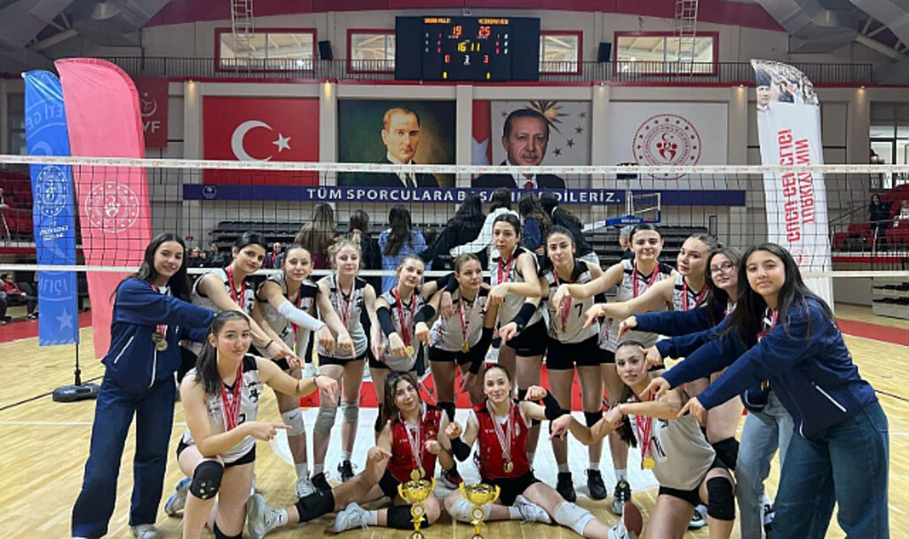 Samsun’da Voleybol Şampiyonları Belli Oldu