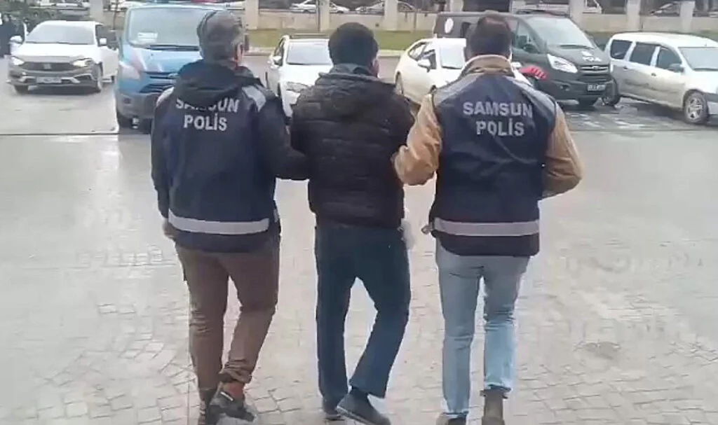Samsun'da Yağma ve Fuhuş İçin Yer Temini Suçundan Aranan Kişi Yakalandı