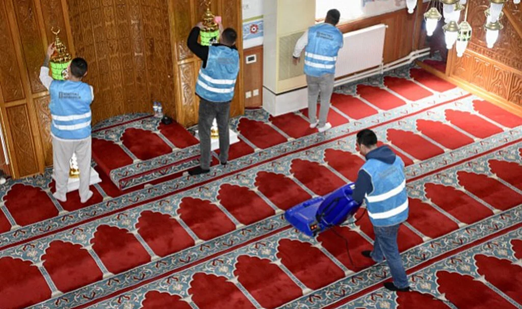 Samsun’da Yükümlülerden Bayram Öncesi Cami Temizliği