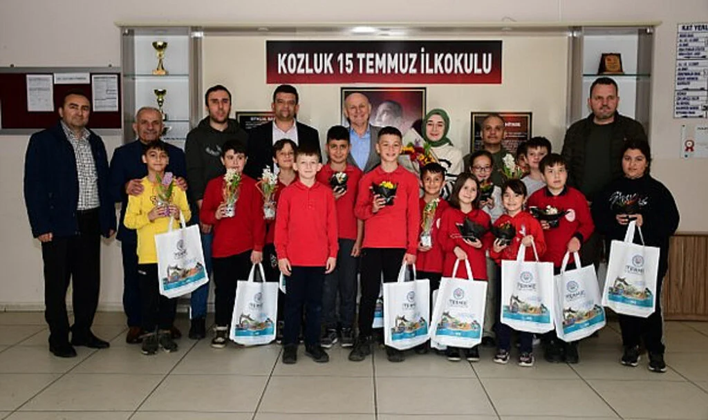 Terme’de Minik Öğrencilerden Ramazan Yardımı