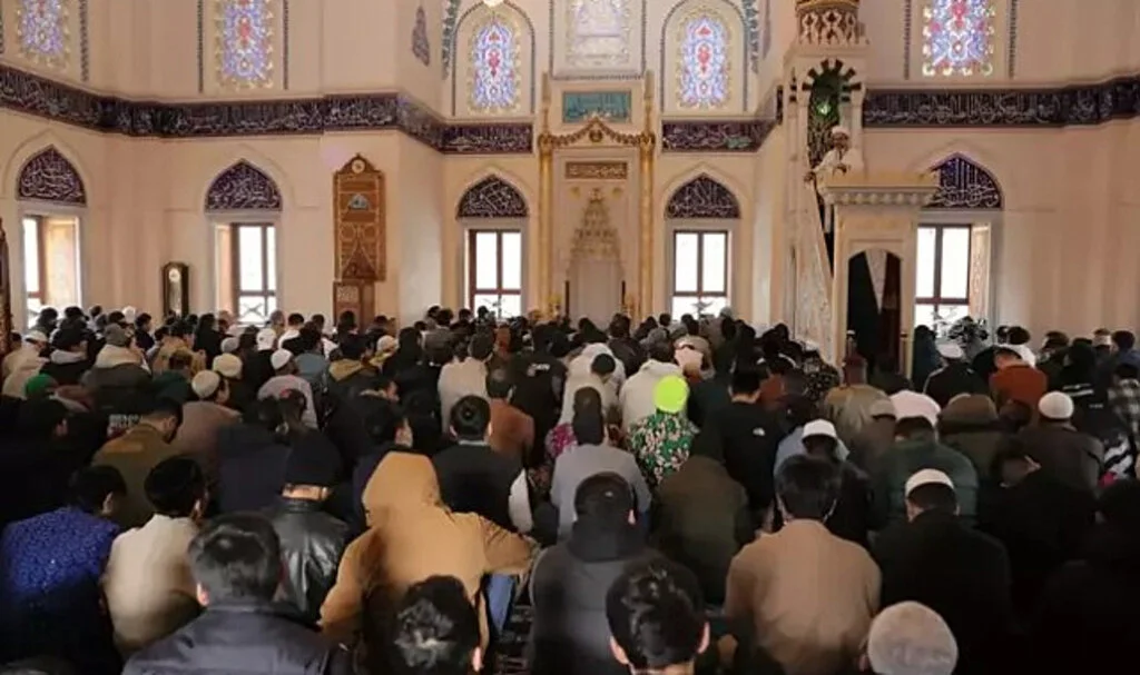 Tokyo Camii’nde Bayram Namazı 3 Kez Kılındı