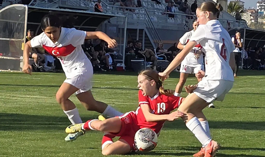 U17 Kız Millî Takımı, Avrupa Şampiyonası’na Mağlubiyetle Başladı
