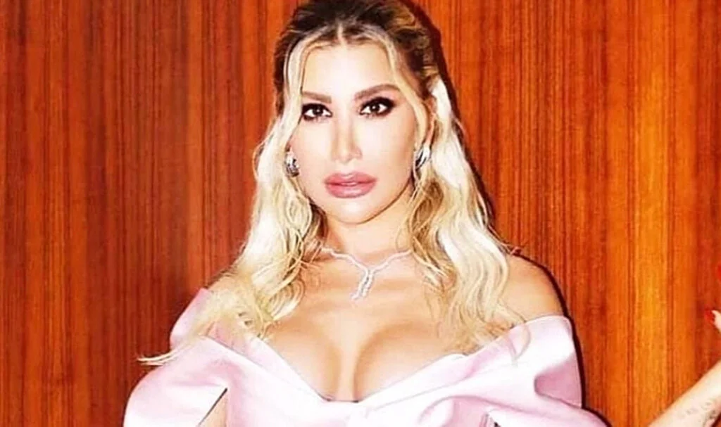 Ünlü Şarkıcı İrem Derici Yine Hastanelik Oldu