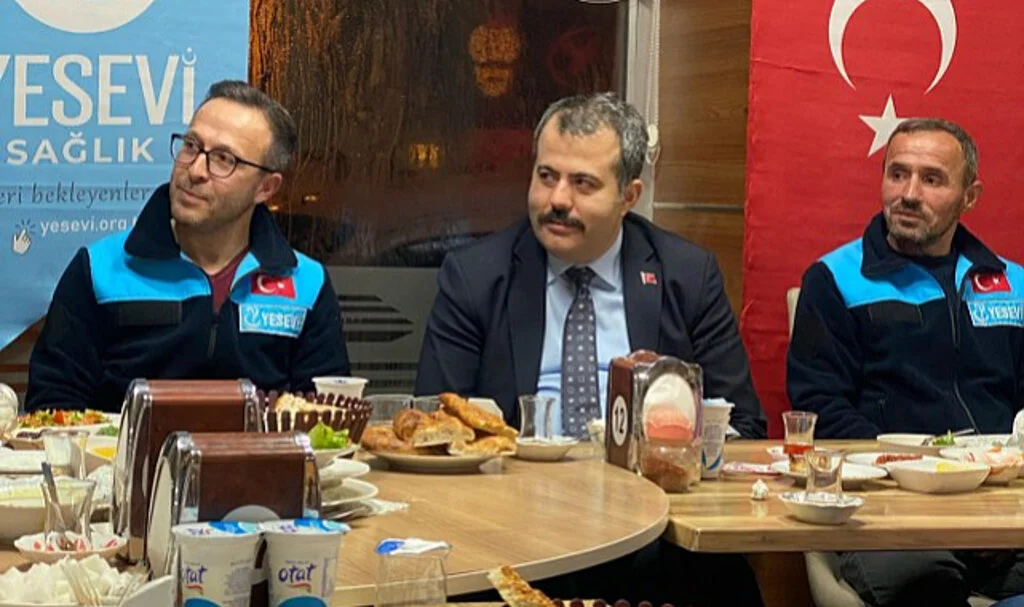 Vezirköprü’de Yesevi Hareketi’nden Öğrencilere İftar