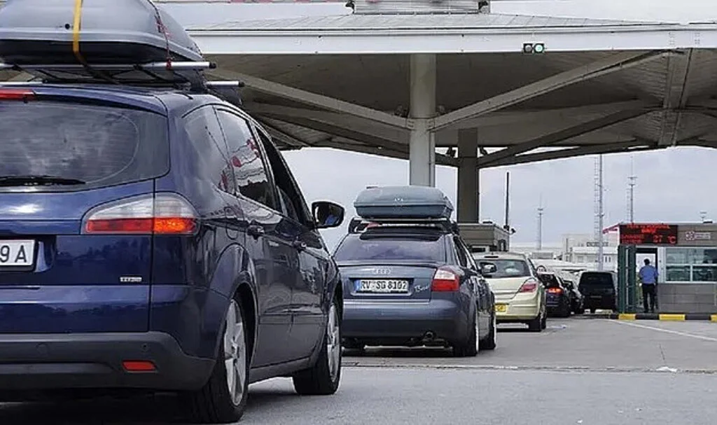 Yabancı Plakalı Araçlara Yeni Kural: Ücret Ödemeden Çıkış Yok!