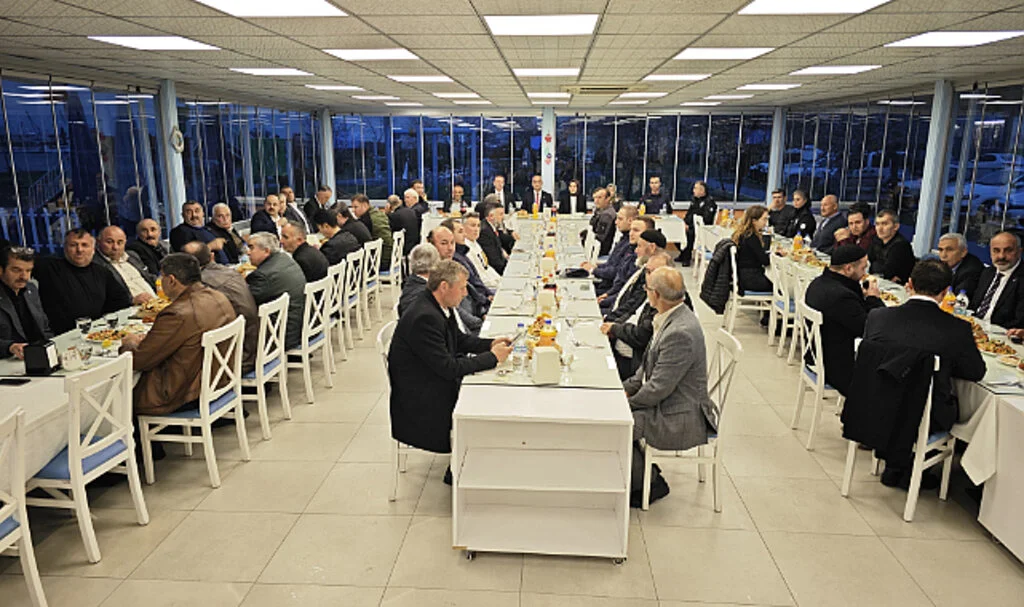 Yakakent’te Şehit Aileleri ve Gaziler İçin İftar Programı Düzenlendi