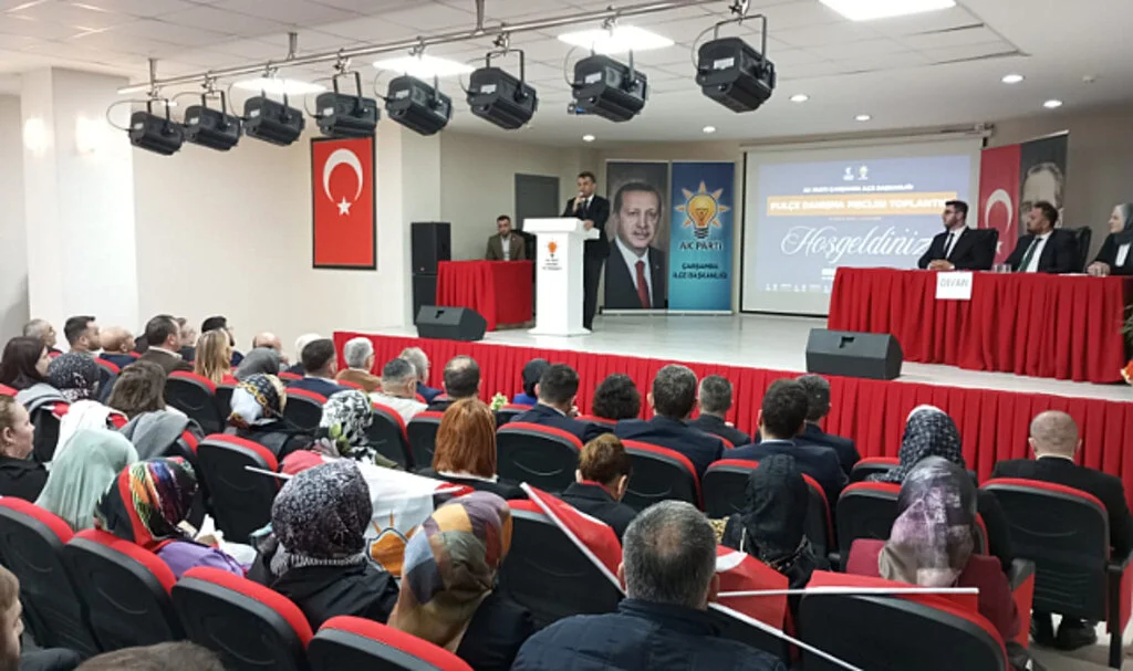 AK Parti Çarşamba'da Danışma Meclisi Toplantısını Yaptı