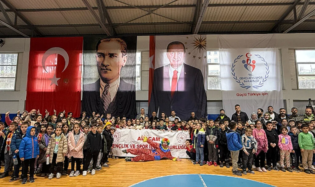 Alaçam'da Minik Sporcular İFET Oyunlarında Buluştu