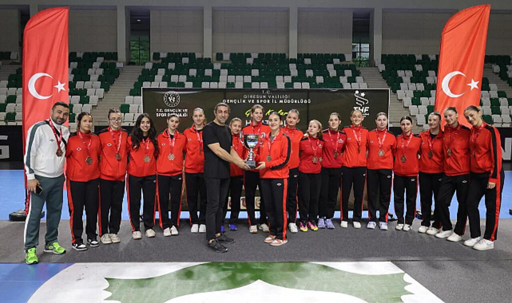Atakum Belediyespor Hentbolda Türkiye Dördüncüsü