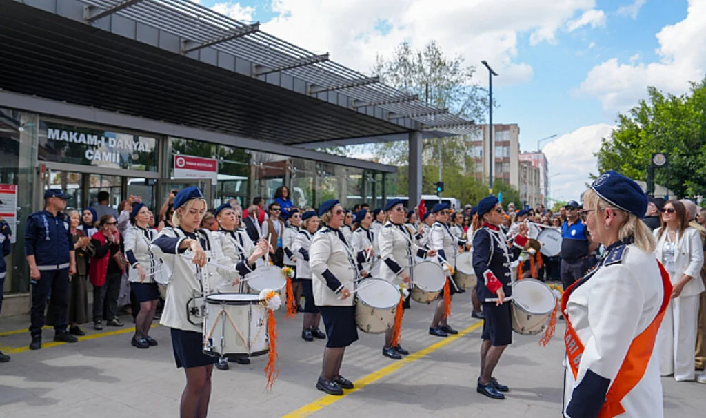 Atakum’un Cumhuriyet Kadınları Bando Takımı Tarsus’u Büyüledi