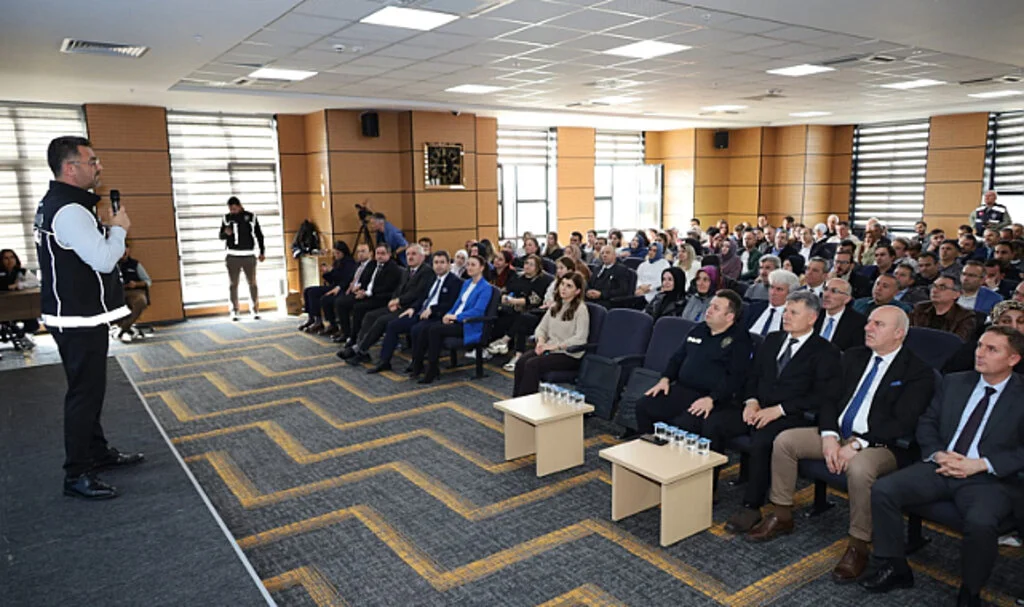 Bafra’da Anneler Bağımlılığa Karşı Bilgilendirildi