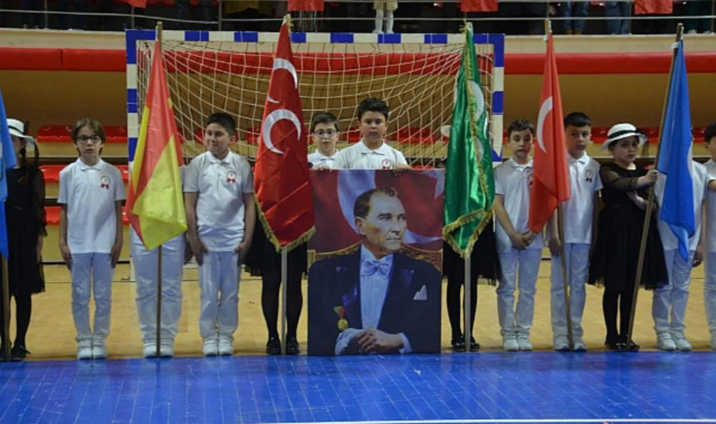 Bafra’da Çocukların Bayram Sevinci Gönüllere Dokundu