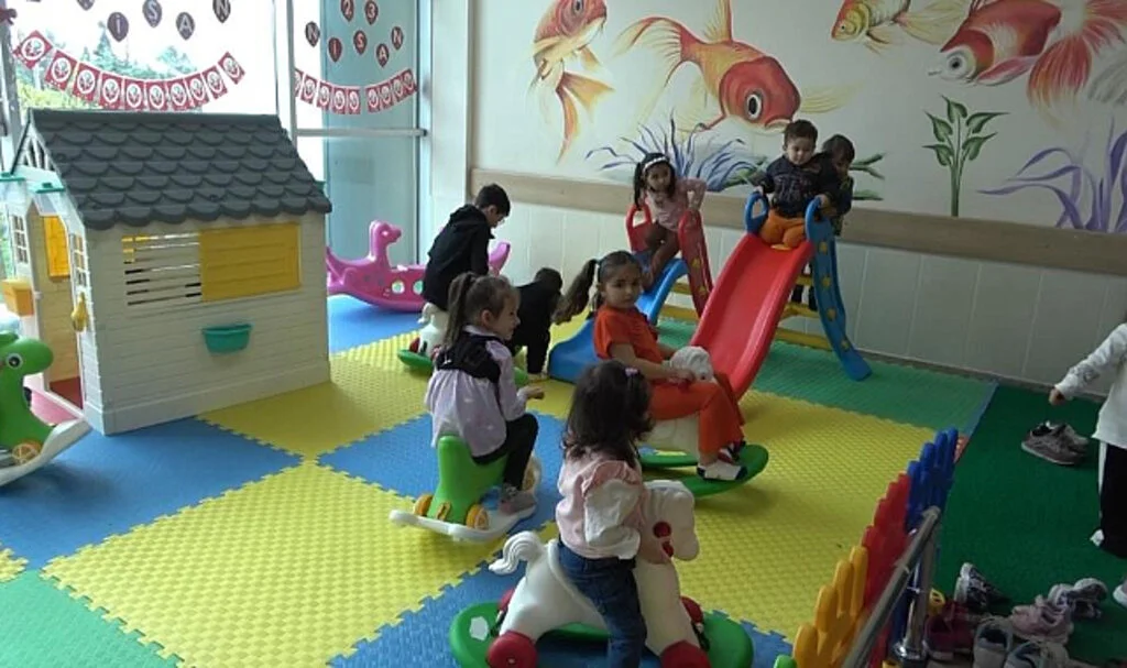 Bafra Devlet Hastanesi’nden Miniklere Oyun Sürprizi