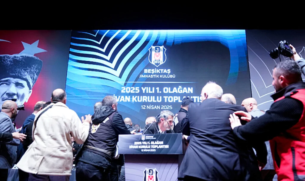 Beşiktaş’ta Olaylı Toplantıya Disiplin Soruşturması