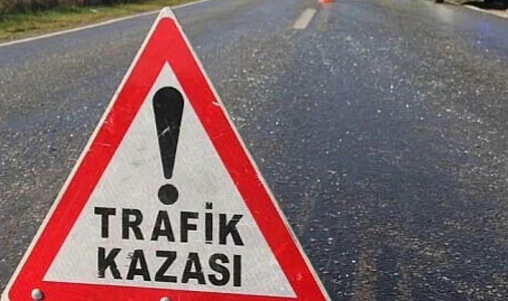 Çarşamba'da Otomobil ile Motosiklet Çarpıştı: 2 Yaralı