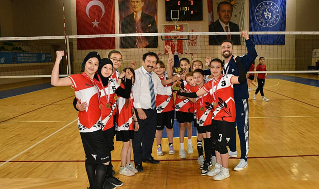 Çarşamba'da Voleybol Turnuvası Şampiyonu Belli Oldu