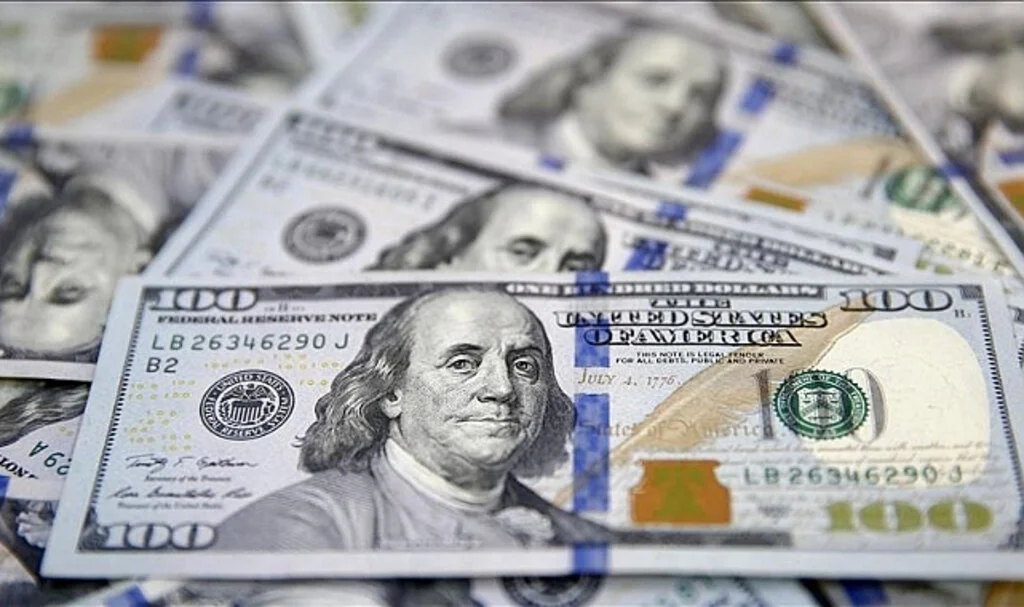Dolar Endeksi 99’a Geriledi, Altın Rekor Kırdı