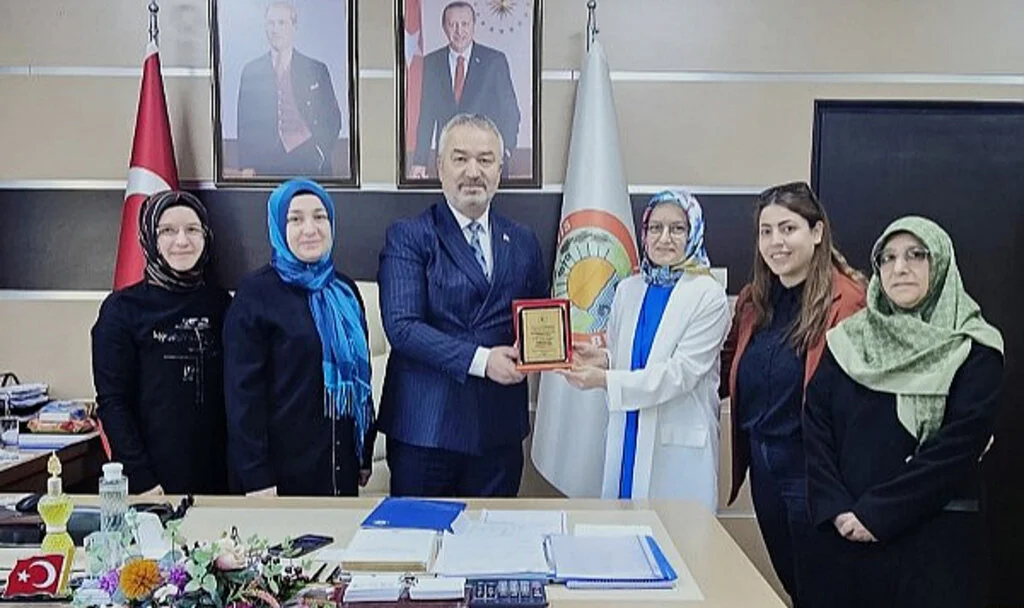 ENKA Yönetimi’nden Başkan Topaloğlu’na Plaketli Ziyaret