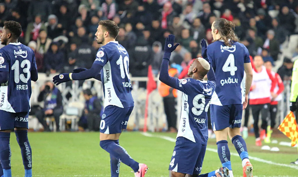 Fenerbahçe 15 Maçtır Yenilmiyor