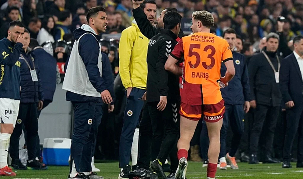Galatasaraylı İki İsme Ceza: 1 Maç ve Para Cezası